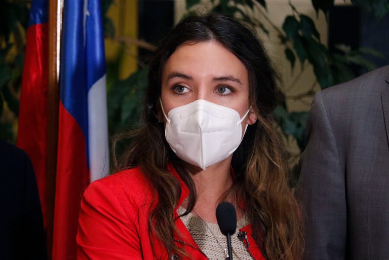 Camila Vallejo critica al Ejecutivo tras extensión del IFE Laboral: 