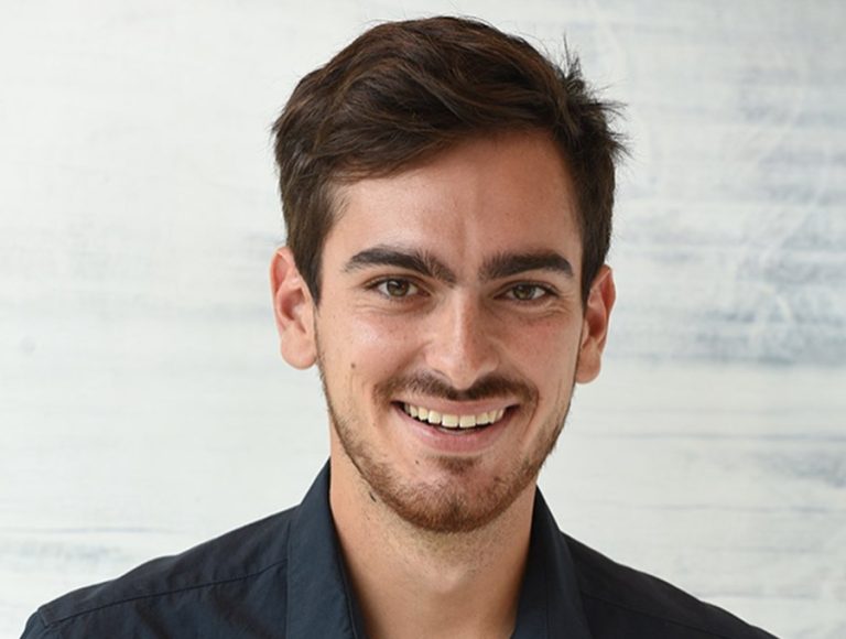 Encuentran a tenista chileno desaparecido en EE.UU.: Estaría bajo custodia en el consulado de Chile