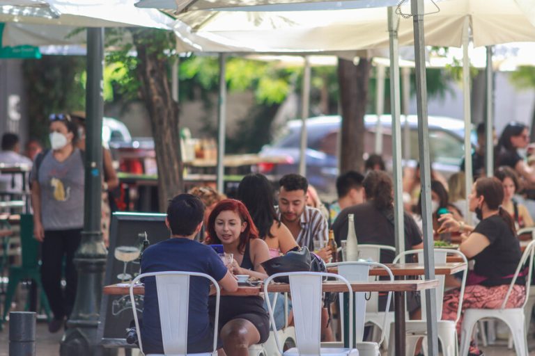 Región Metropolitana vuelve a fase 4: ¿Cuáles son los aforos permitidos?