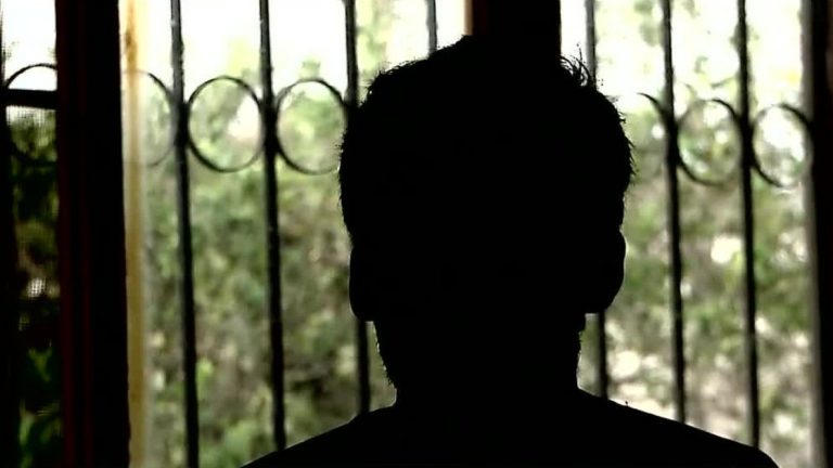 “Quedé helado”: El crudo relato de un chileno que recibió llamadas con amenazas de parte de bandas colombianas