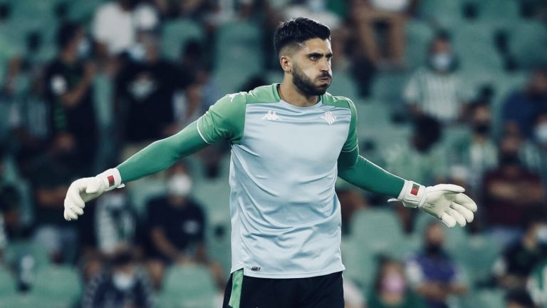 ¡La tapada del año! El arquero del Betis salvó un gol cantado ante la Real Sociedad