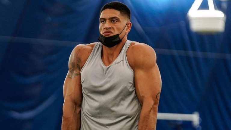 El chileno Sammis Reyes tuvo que “agarrarse a combos” para ganarse el respeto de sus compañeros en la NFL: “Quedamos listos”