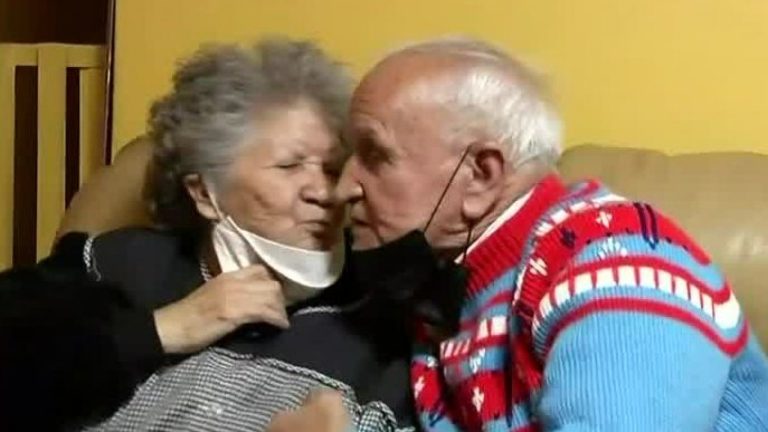 Indignante: Conserje de 82 años que cuidaba a su esposa de día y trabajaba de noche acusa no pago de indemnización