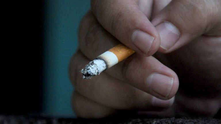 ¡El suelo no es cenicero! El dañino impacto que generan las colillas de cigarro