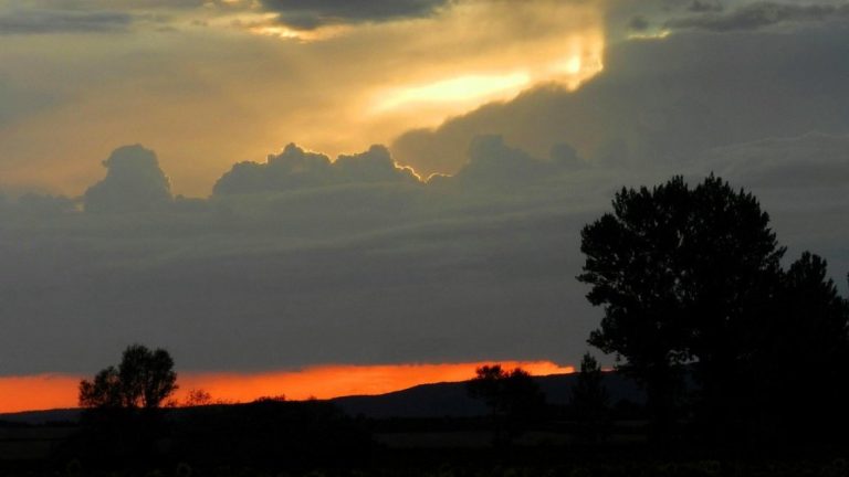 Suben de “Aviso” a “Alerta” las advertencias por tormentas de verano que aportarán chubascos, truenos, rayos y granizos
