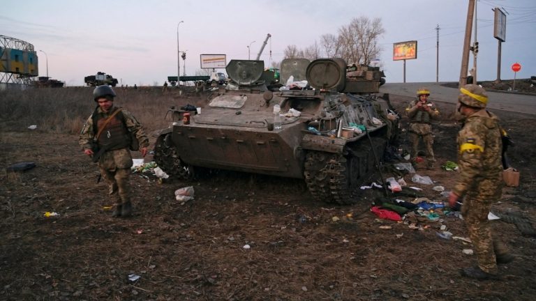 Olga Tarnosvka, ucraniana en Kiev: “El ejército ruso es muy grande, pero están desmotivados; muchos se rinden porque no quieren combatir”