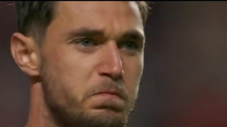 Jugador ucraniano del Benfica no pudo contener las lágrimas tras la ovación de su hinchada