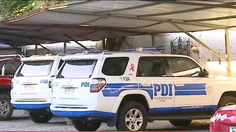 Se dio a la fuga: Hombre asesinó a su pareja en un motel de Santiago Centro