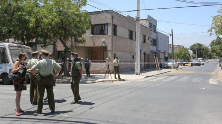 Persecución en el Hospital Barros Luco: Gendarme fue impactado por una bala al evitar la fuga de un reo