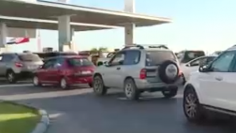 Paro de camioneros: Enormes filas para cargar combustible por temor a desabastecimiento