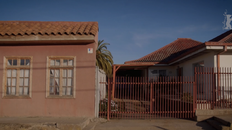 De Curepto a Manhattan: Cineasta chileno persigue el mito del sacerdote que lanzó la bomba de Hiroshima