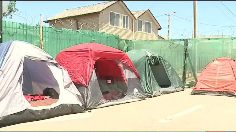 Inmobiliaria aún no entrega sus casas: Familias deben seguir viviendo en carpas