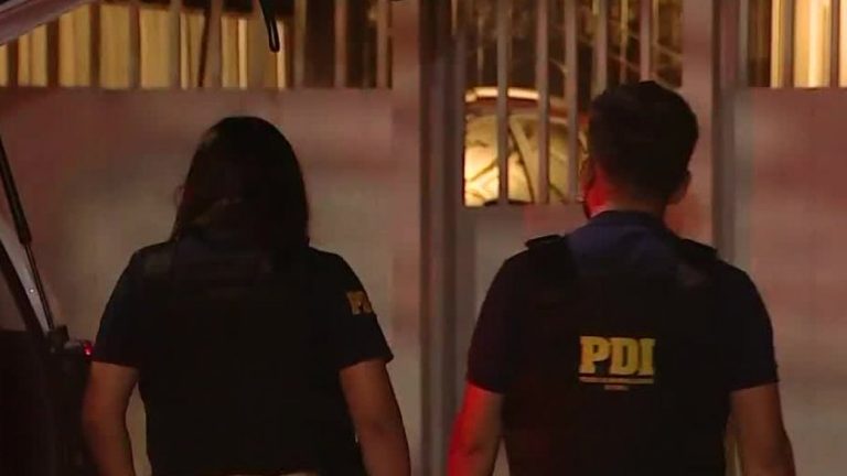 Homicida se dio a la fuga: Dos hombres murieron baleados en Quinta Normal