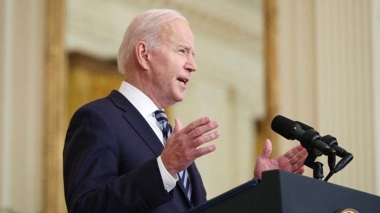 Ejército, tecnología y bancos: Las sanciones económicas que aplicó Estados Unidos a Rusia