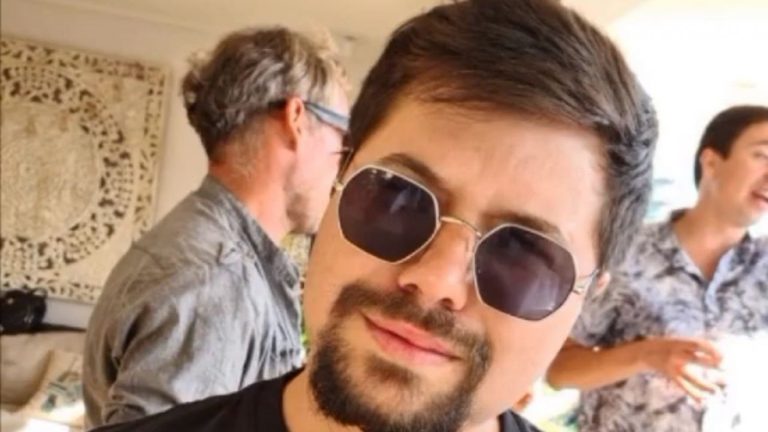 El radical cambio de Kneza: De Yingo a las relaciones públicas