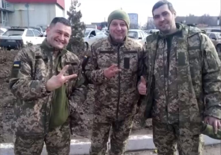 Artistas y deportistas: Famosos se suman al ejército ucraniano