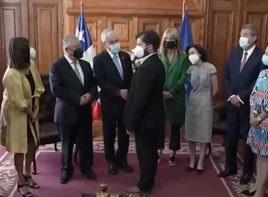 A días del cambio de mando: Sebastián Piñera y Gabriel Boric se vieron las caras en la Corte