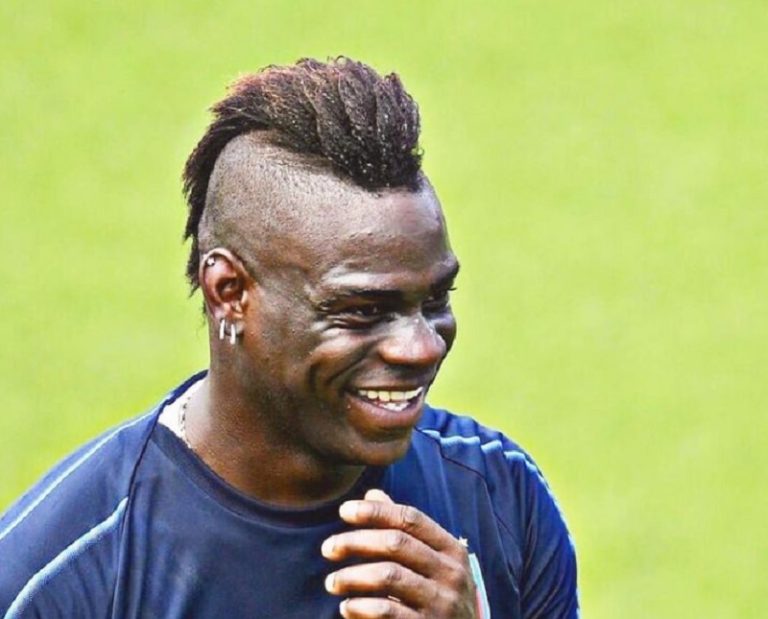 Mario Balotelli aseguró que es tan bueno como Cristiano Ronaldo y Messi : 
