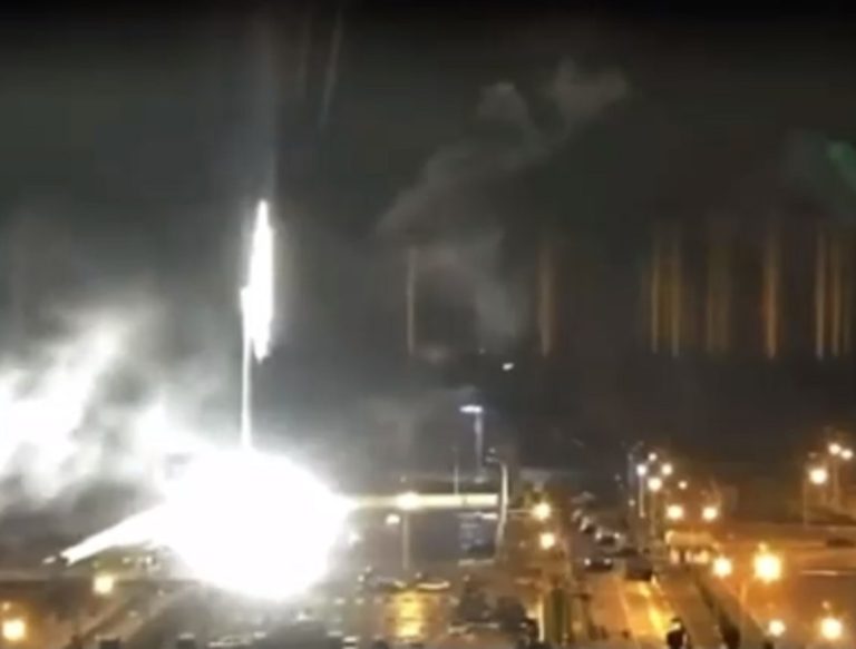 Se registra incendio en la mayor central nuclear de Europa: Habría sido un ataque ruso