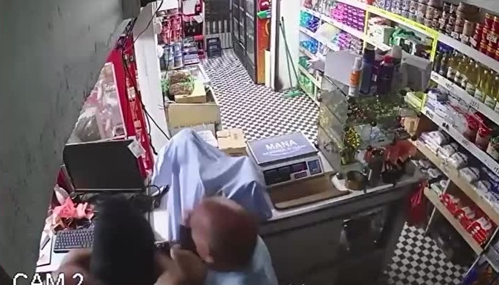 Arriesgada maniobra: Padre e hijo frustran violento asalto