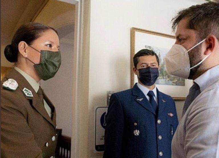 Inédito en la historia de Chile: Boric designó a la primera mujer edecán de Presidencia