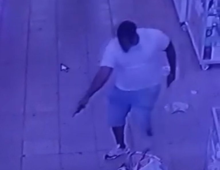 Balacera al interior de galpón en el Persa Bio Bío deja un muerto: Autor se da a la fuga