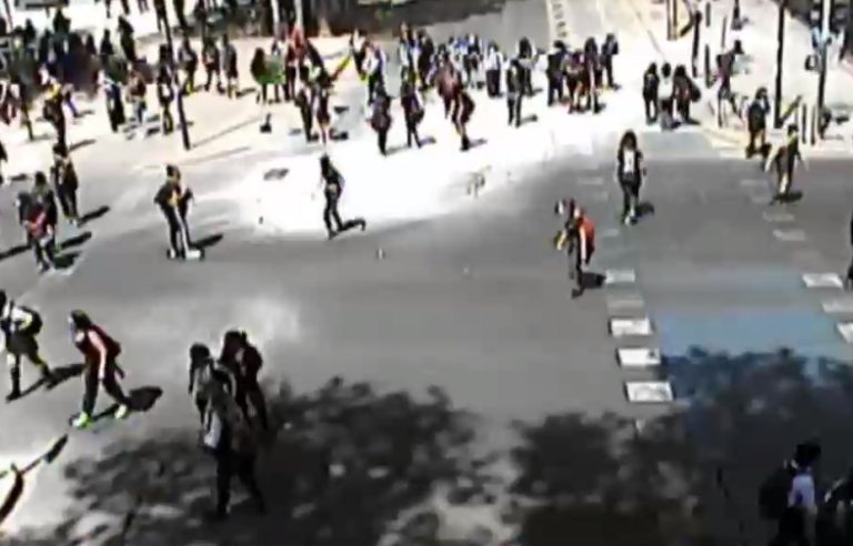 Funa contra grupo de estudiantes del Liceo Lastarria: Acusan filtración de fotos íntimas de alumnas