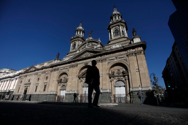 Boric asistirá a Te Deum ecuménico en la Catedral Metropolitana: Estos son los cortes de tránsito por la ceremonia