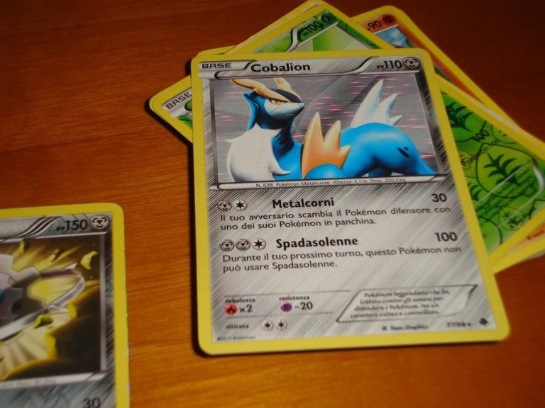 Subastan extraña carta Pokémon por casi un millón de dólares
