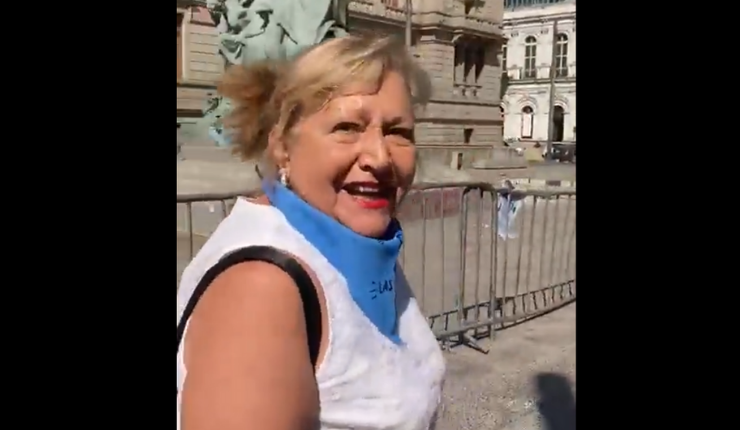 UDI condena agresión a constituyente Marcos Barraza (PC) y descarta que manifestante sea militante del partido