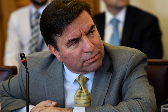 Pdte. Boric solicita la renuncia del director del SII: Hernán Frigolett fue designado para su reemplazo