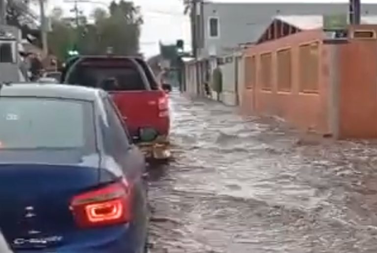Sectores inundados: Se reportan intensas lluvias y tormentas eléctricas en Calama