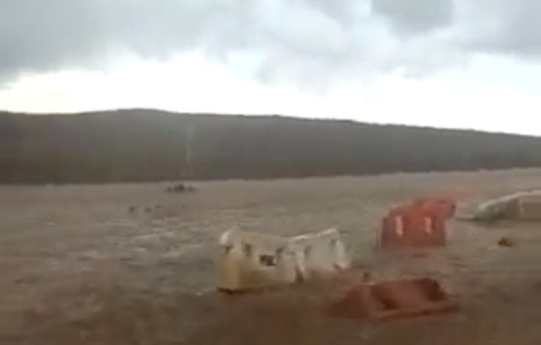 [VIDEO] Reportan bajada de aluvión en Sierra Gorda: Onemi declara Alerta Amarilla en Región de Antofagasta