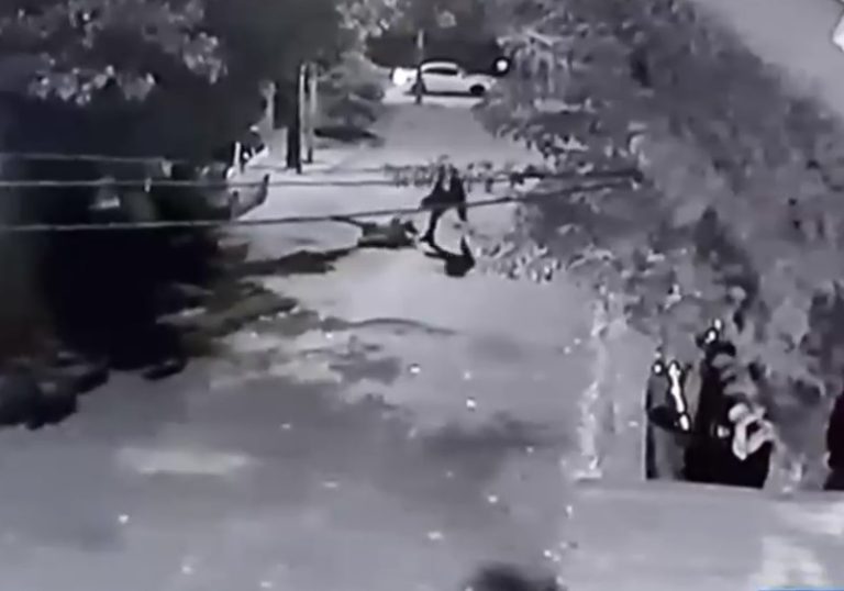 Mujer fue arrastrada por delincuente tras resistirse a abordazo en Recoleta: 