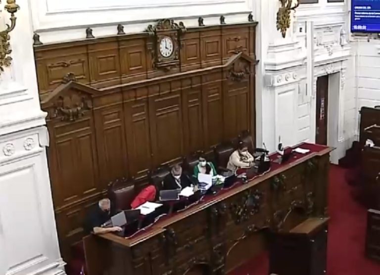 Maratónica jornada en la Convención: No hay acuerdo por sistema político