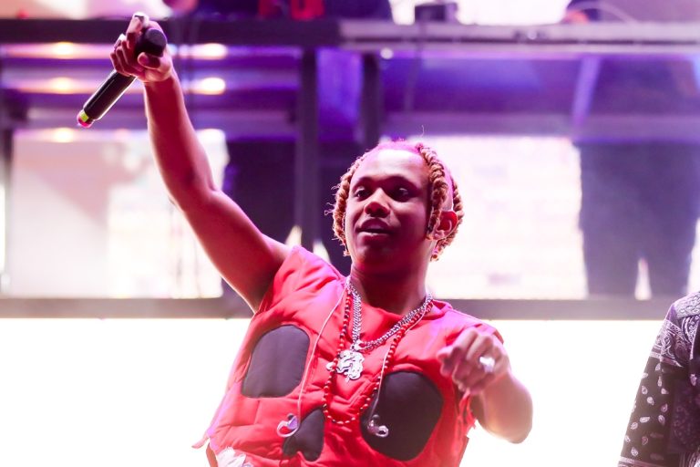 Polimá Westcoast reaparece tras descompensarse en Lollapalooza: 