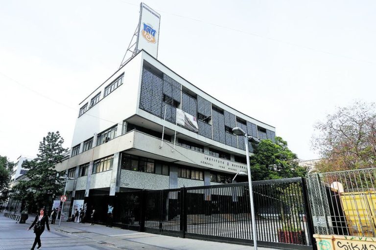 Instituto Nacional inicia investigación y suspende temporalmente a estudiante denunciado por acoso sexual