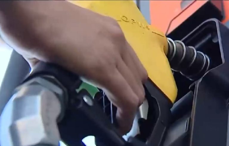 Aumento del Mepco para frenar alza de combustibles: ¿Cuánto beneficia la medida a los usuarios?