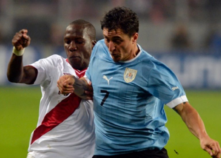 Además de Chile contra Brasil: Qué otros compromisos se juegan este jueves por Clasificatorias