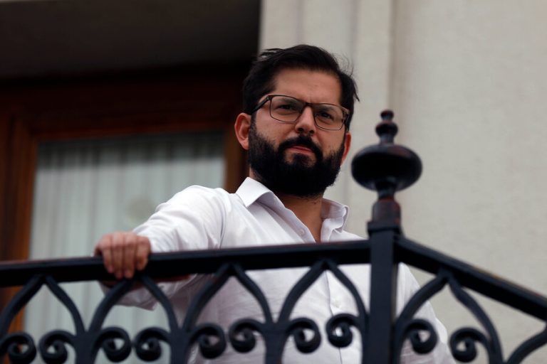 Presidente Boric emitió su primer indulto humanitario a condenado a prisión con cáncer avanzado