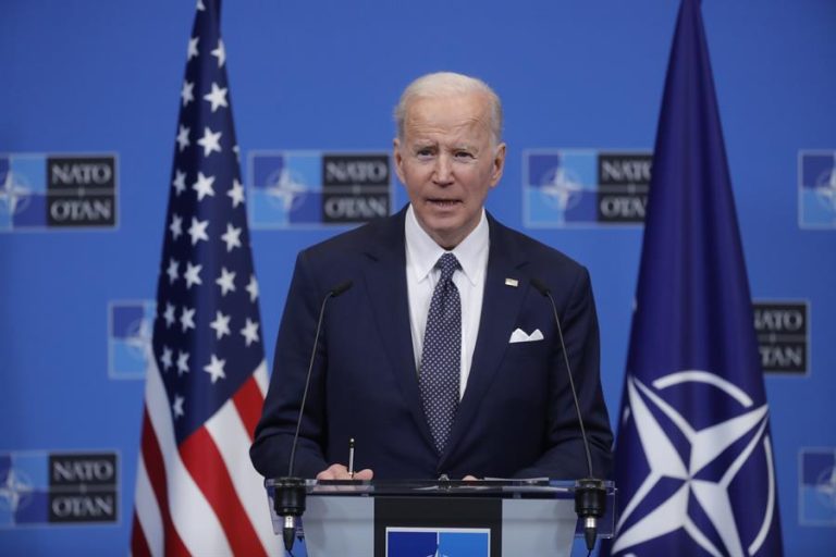 Biden se reunió en Polonia con ministros ucranianos y programó discurso desde el Palacio Real de Varsovia