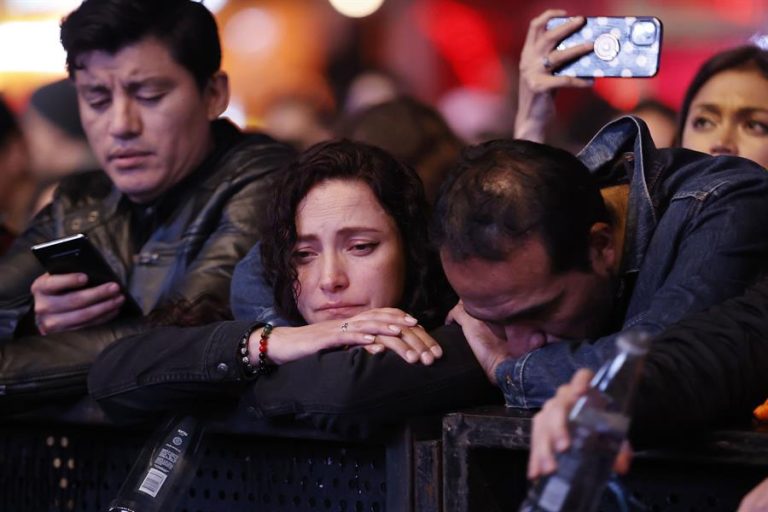 Hasta las lágrimas: Festival colombiano donde iba a tocar Foo Fighters rindió emotivo homenaje a Taylor Hawkins