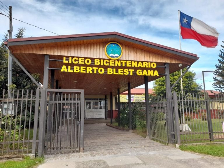 Estudiante de 13 años habría abusado sexualmente de compañeras de curso en liceo de Los Lagos