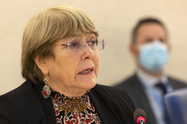 Bachelet acusa 