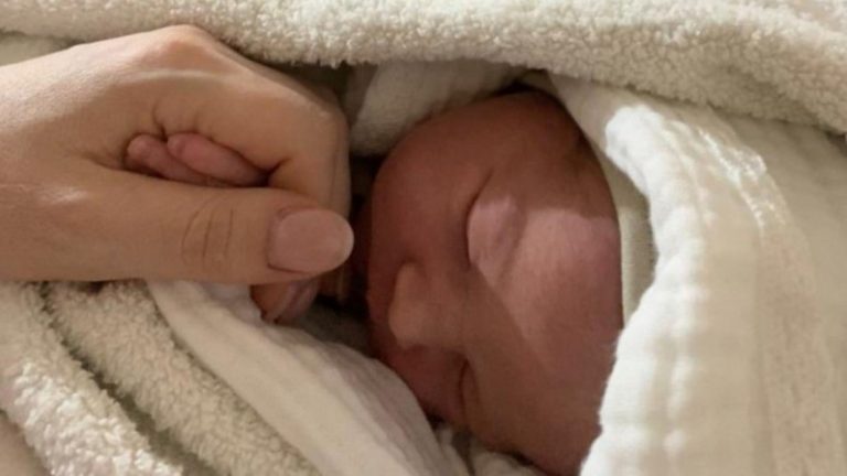 ¡Impactante historia! Bebé nació en el metro luego que su madre se refugiara de los bombardeos en Ucrania