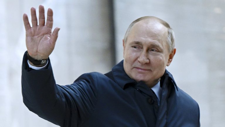 “Putin se enfrentó solo a una turba de 100 personas”: La anécdota de Rafael Cavada que ilustra de lo que es capaz Vladimir Putin