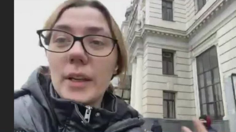 Olha Kosova, periodista ucraniana: “Rusia tendría la intención de instalar a Yanukovich en el poder”
