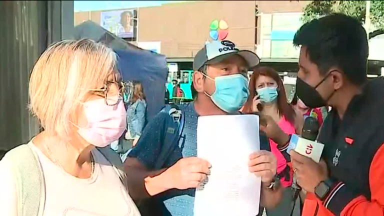 Crítica situación: Niño que fue abandonado por sus padres está a punto de perder su hogar; tampoco lo aceptan en el colegio