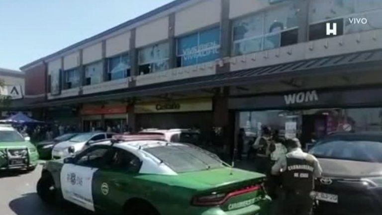Millonario robo en Maipú: Delincuentes dispararon al aire tras asaltar una tienda de celulares