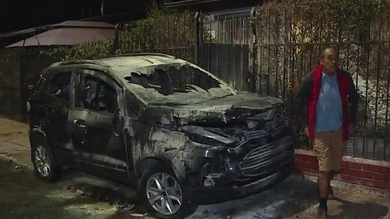 En la previa al 8M: Hombre es detenido tras brutal agresión a su pareja que incluyó ataque con hacha y la quema de su auto